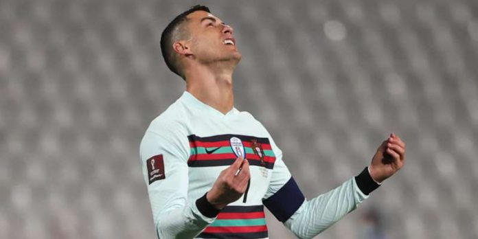 Cristiano Ronaldo, după ce golul său contra Serbiei nu a fost validat / Foto: goal.com